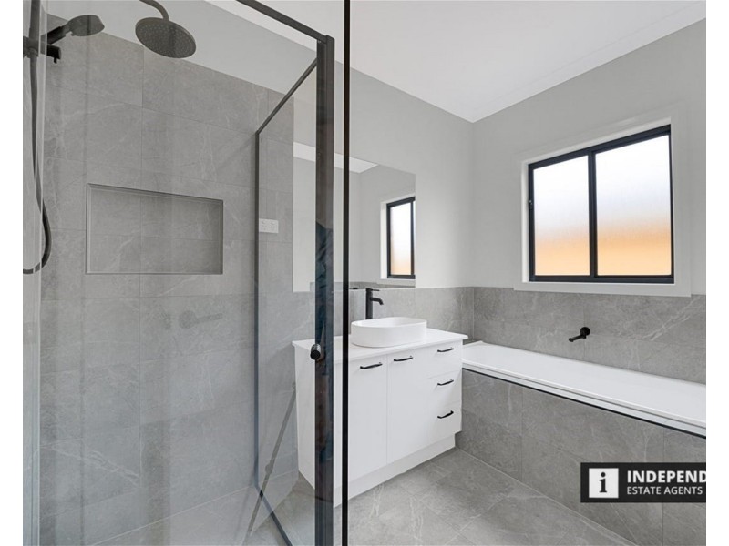 7 Belle-Flur way, Brookfield VIC 3338