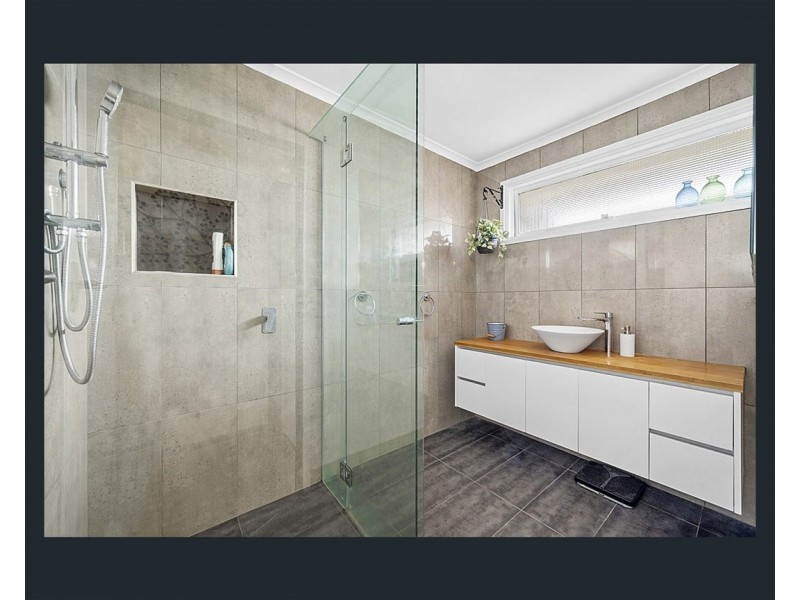 2 stafford street, Melton South VIC 3338