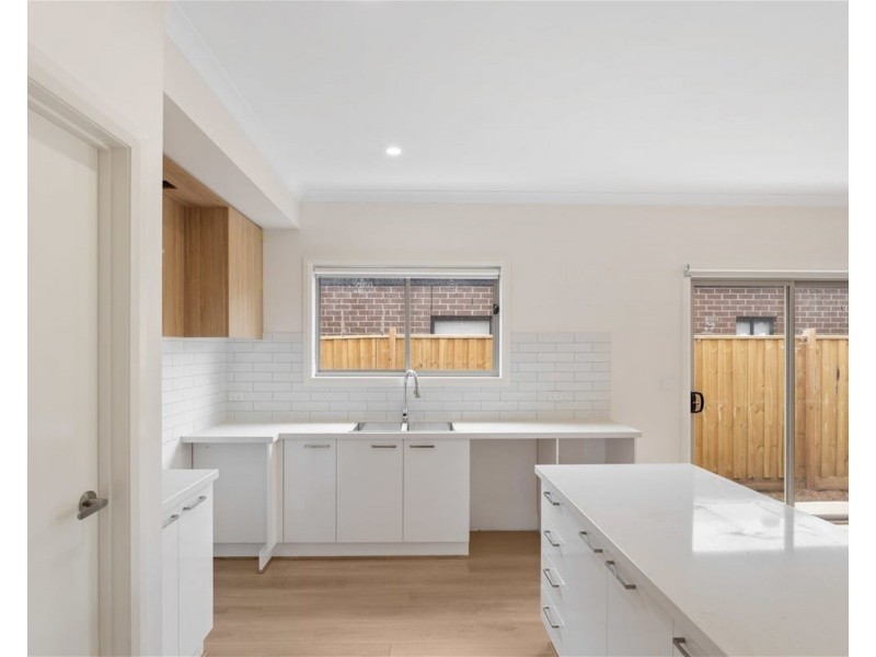 15 Kallara Road, Brookfield VIC 3338