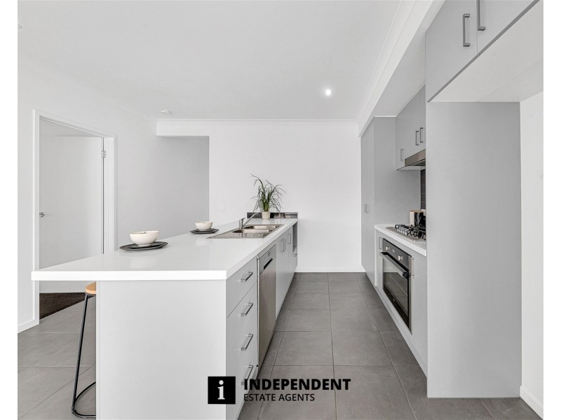 10  Merlot Way, Clyde North VIC 3978