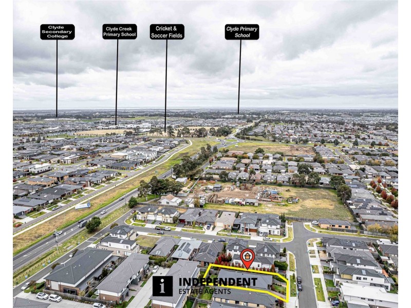 10  Merlot Way, Clyde North VIC 3978