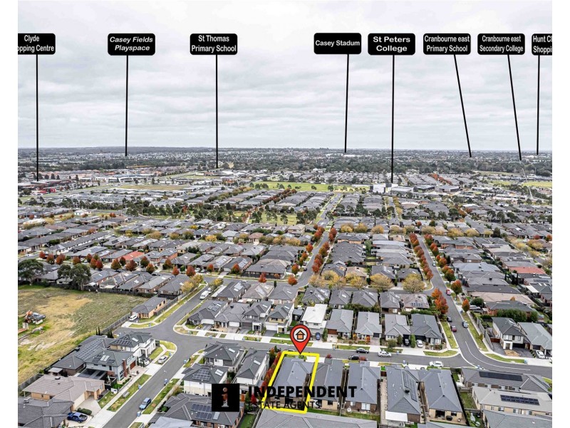 10  Merlot Way, Clyde North VIC 3978