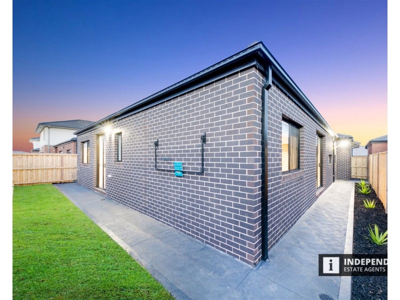 27  Saltgrass Avenue, Tarneit VIC 3029
