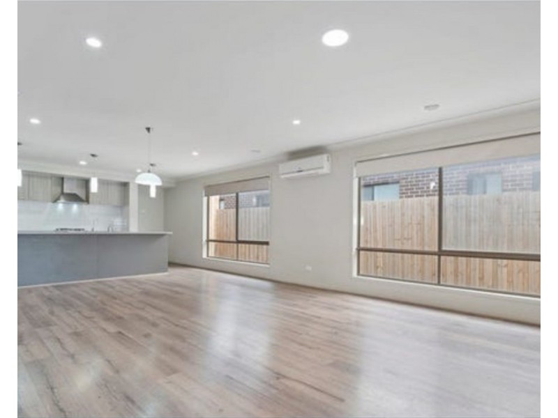 35 Clement way, Melton South VIC 3338