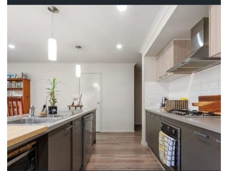 35 Clement way, Melton South VIC 3338