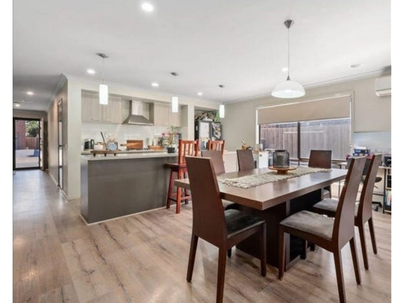 35 Clement way, Melton South VIC 3338