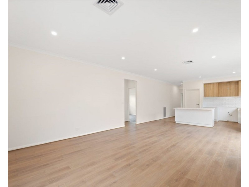 11 Kallara Road, Brookfield VIC 3338
