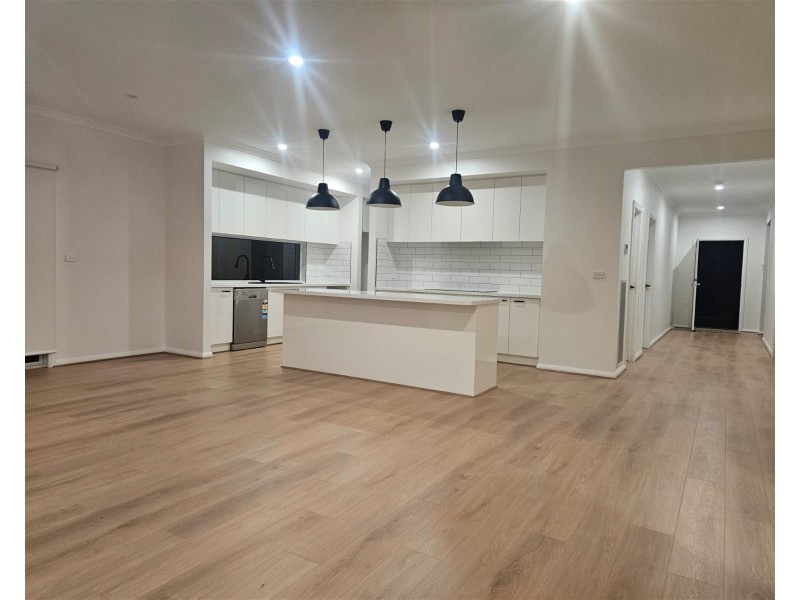 11 Kallara Road, Brookfield VIC 3338