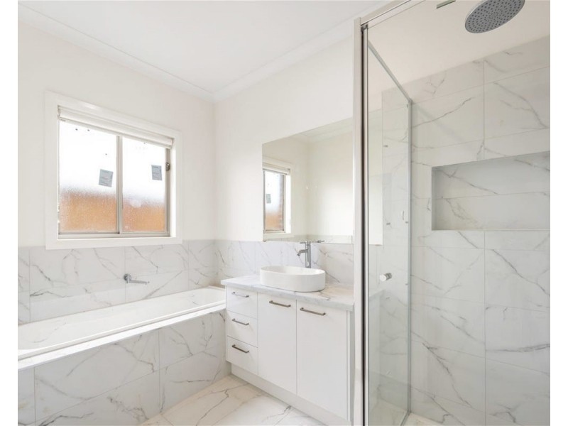 11 Kallara Road, Brookfield VIC 3338