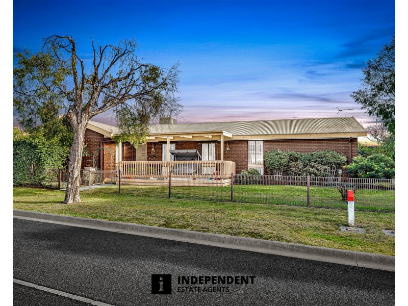 94 Sladen Street, Cranbourne VIC 3977