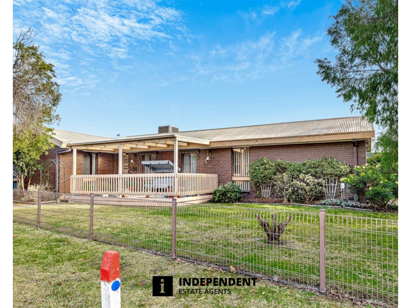 94 Sladen Street, Cranbourne VIC 3977