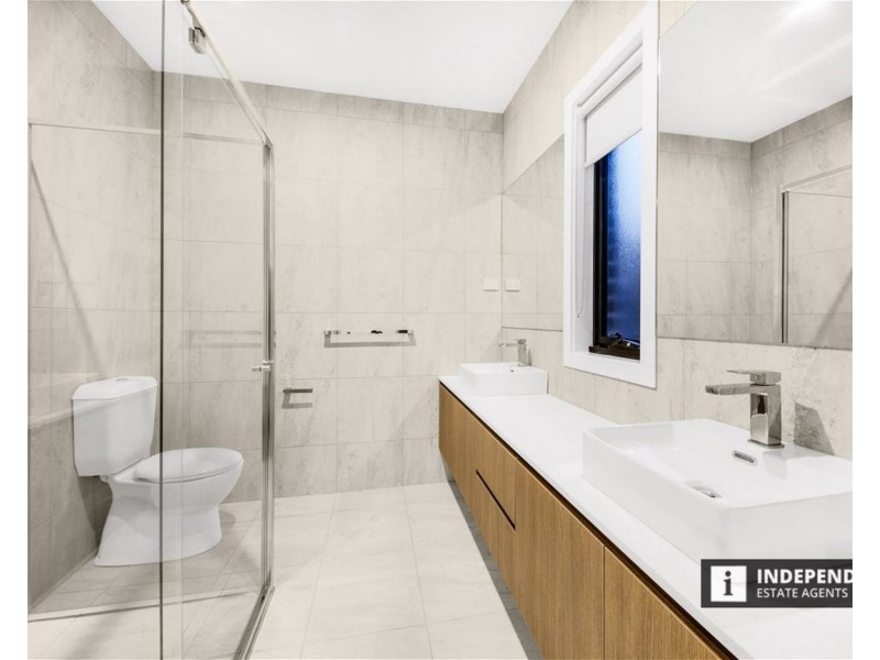 27 Saltgrass Av, Tarneit VIC 3029
