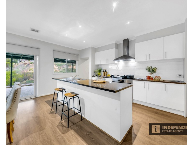 9 Riversdale Crescent, Darley VIC 3340