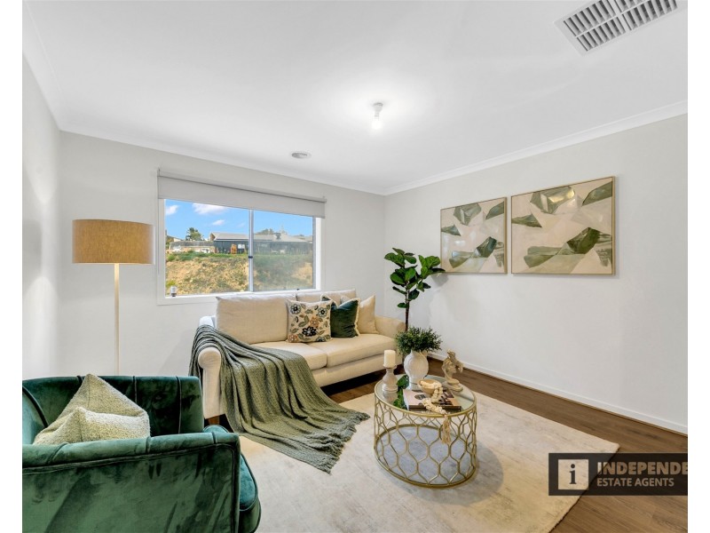 9 Riversdale Crescent, Darley VIC 3340
