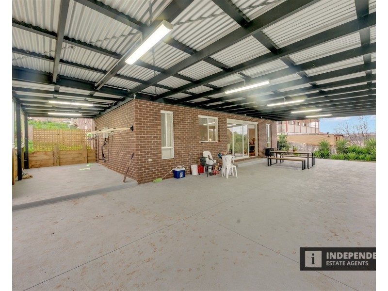 9 Riversdale Crescent, Darley VIC 3340