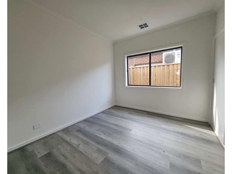 17 Kallara Rd, Brookfield VIC 3338