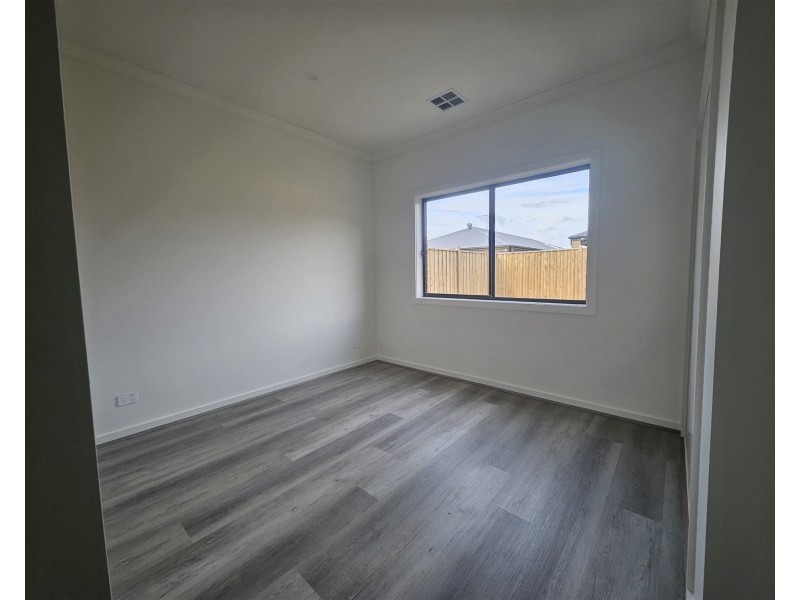 17 Kallara Rd, Brookfield VIC 3338