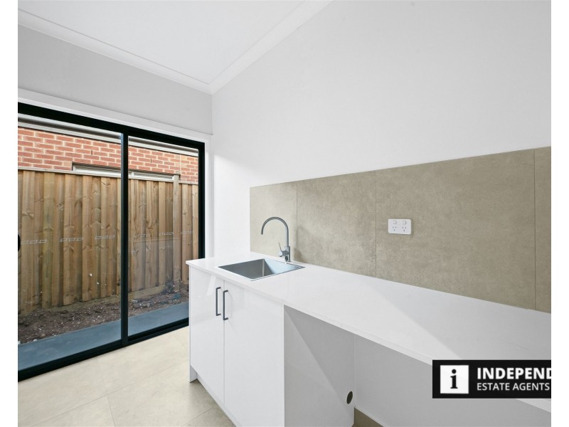 17 Kallara Rd, Brookfield VIC 3338