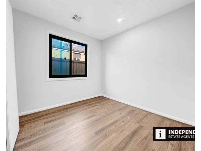 60 Shelterbelt Ave, Melton South VIC 3338