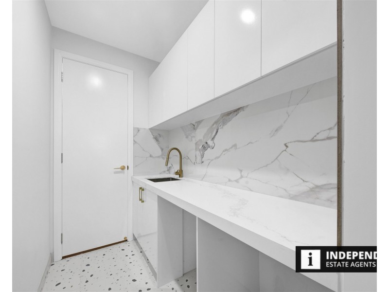 60 Shelterbelt Ave, Melton South VIC 3338