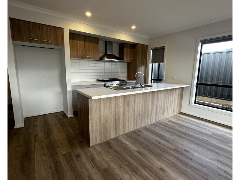 85 Madeira Dr, Truganina VIC 3029