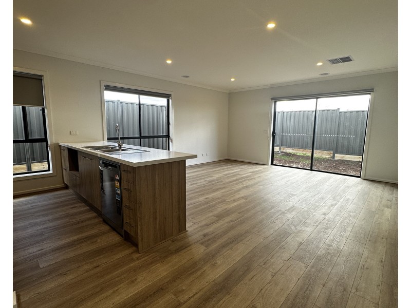 85 Madeira Dr, Truganina VIC 3029