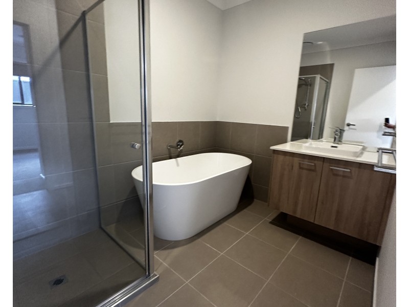 85 Madeira Dr, Truganina VIC 3029