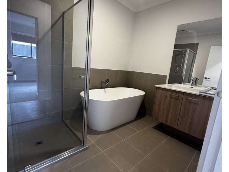 85 Madeira Dr, Truganina VIC 3029