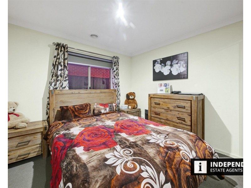 102 James Melrose Drive, Brookfield VIC 3338