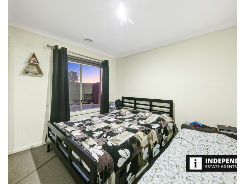 102 James Melrose Drive, Brookfield VIC 3338