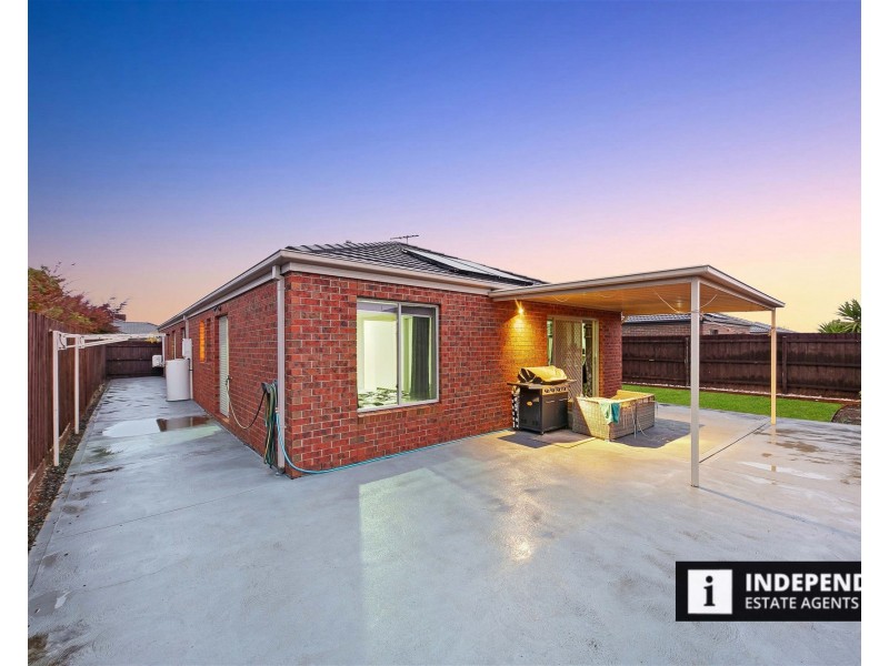 102 James Melrose Drive, Brookfield VIC 3338