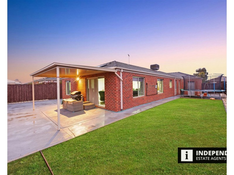 102 James Melrose Drive, Brookfield VIC 3338