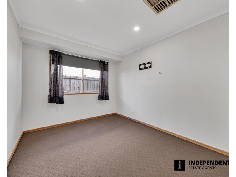 11 Annand Close, Cranbourne West VIC 3977