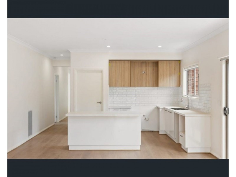15 Kallara Rd., Brookfield VIC 3338