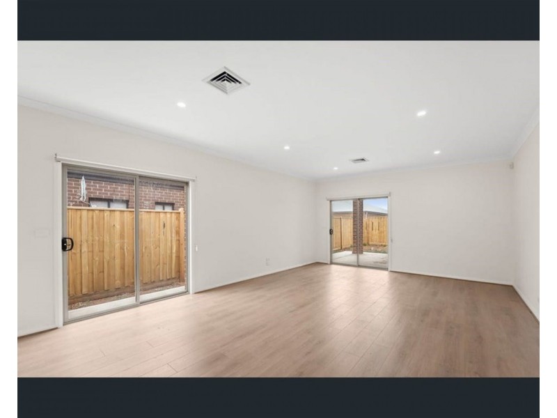 15 Kallara Rd., Brookfield VIC 3338