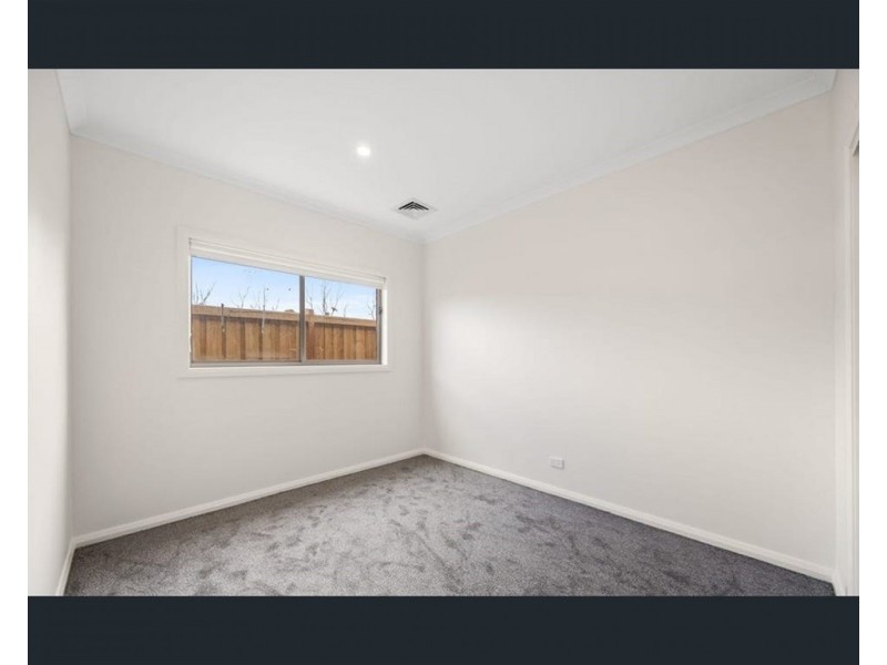 15 Kallara Rd., Brookfield VIC 3338