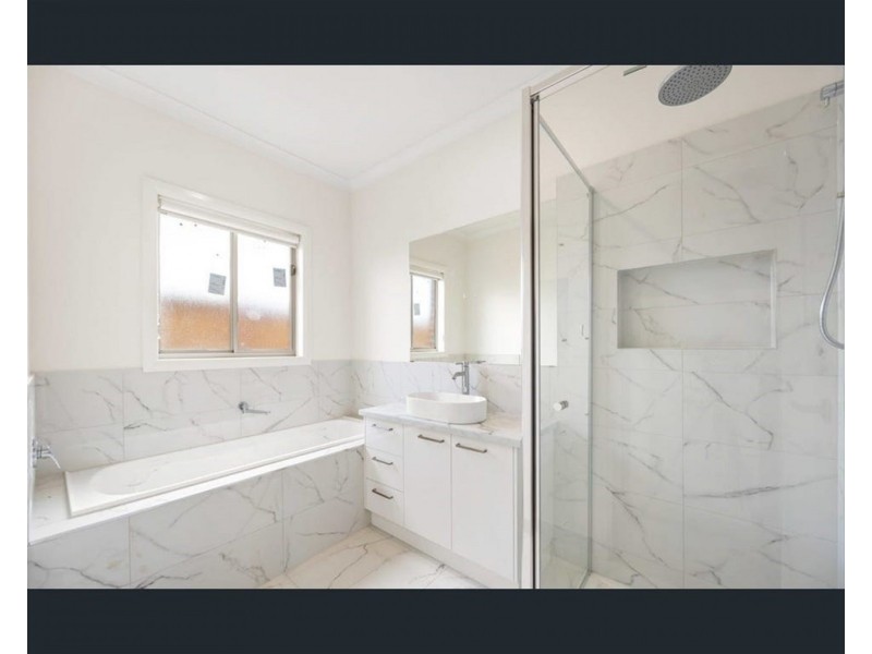 15 Kallara Rd., Brookfield VIC 3338