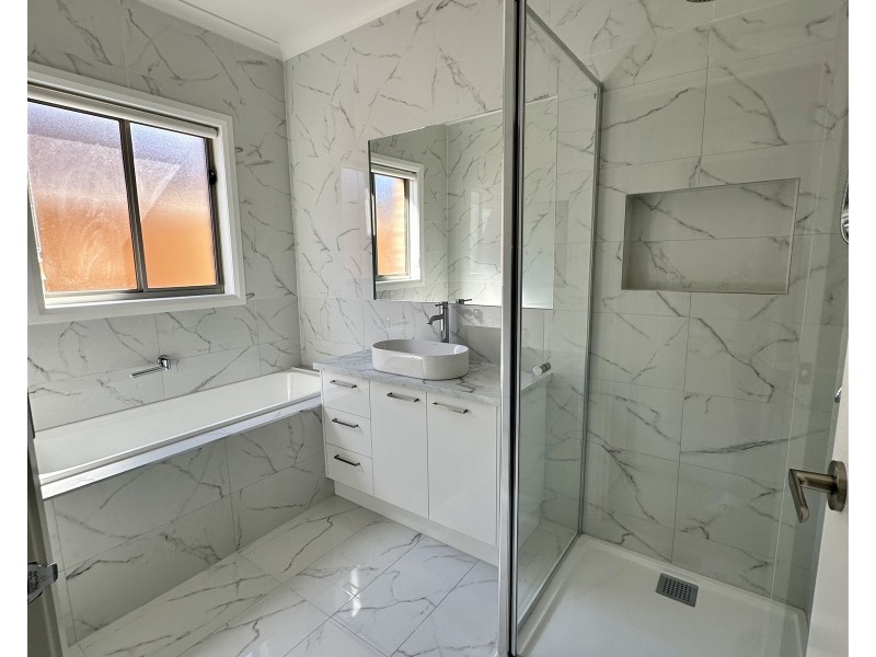 15 Kallara Rd., Brookfield VIC 3338