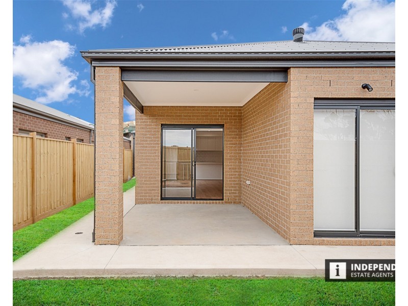 9 Belle-Fluer Way, Brookfield VIC 3338