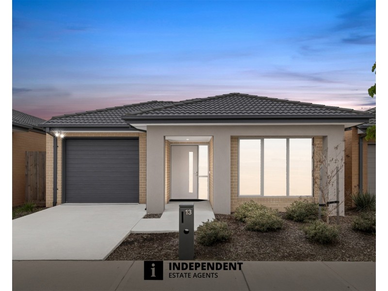 13 Kelpie Street, Cranbourne East VIC 3977