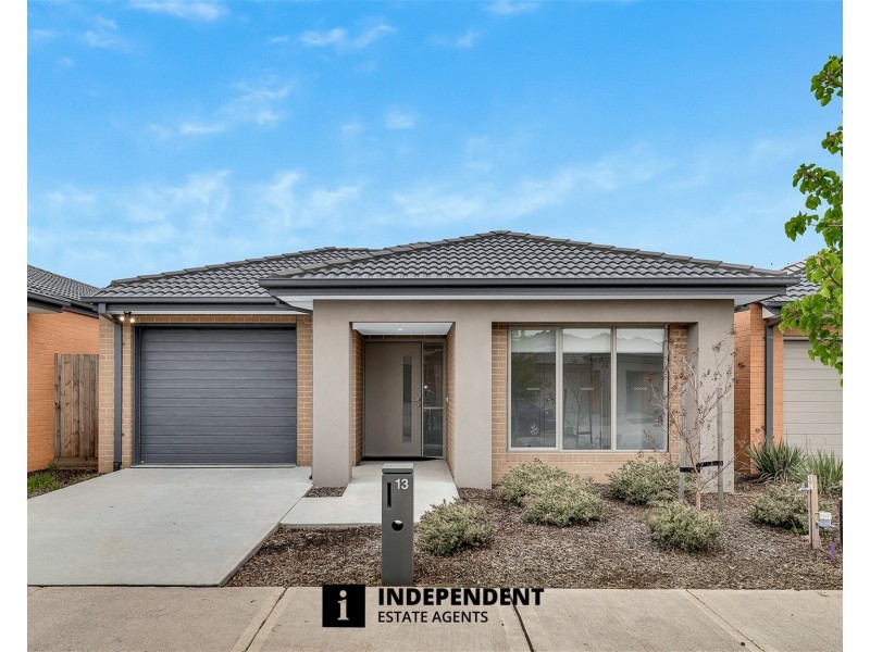 13 Kelpie Street, Cranbourne East VIC 3977