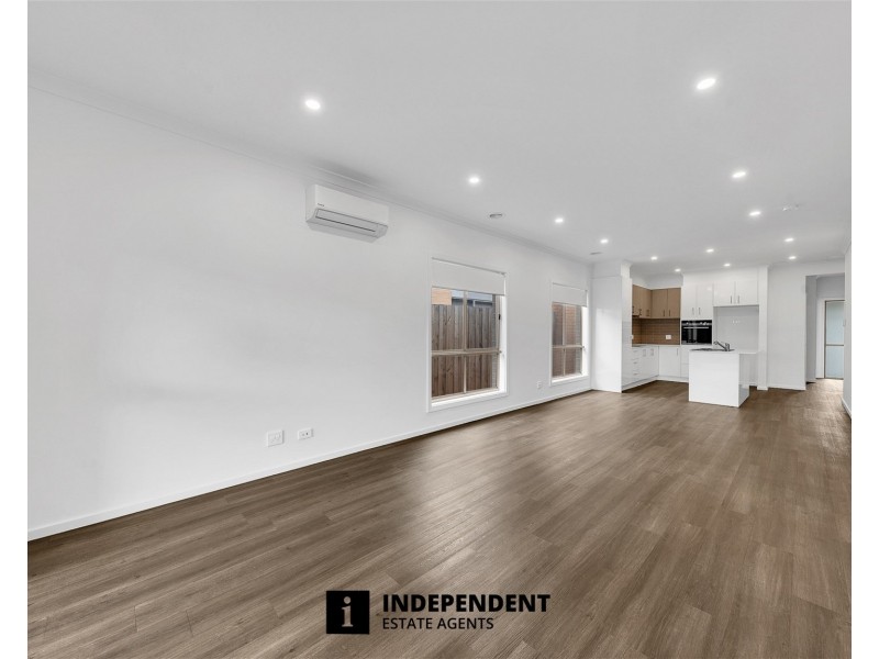 13 Kelpie Street, Cranbourne East VIC 3977