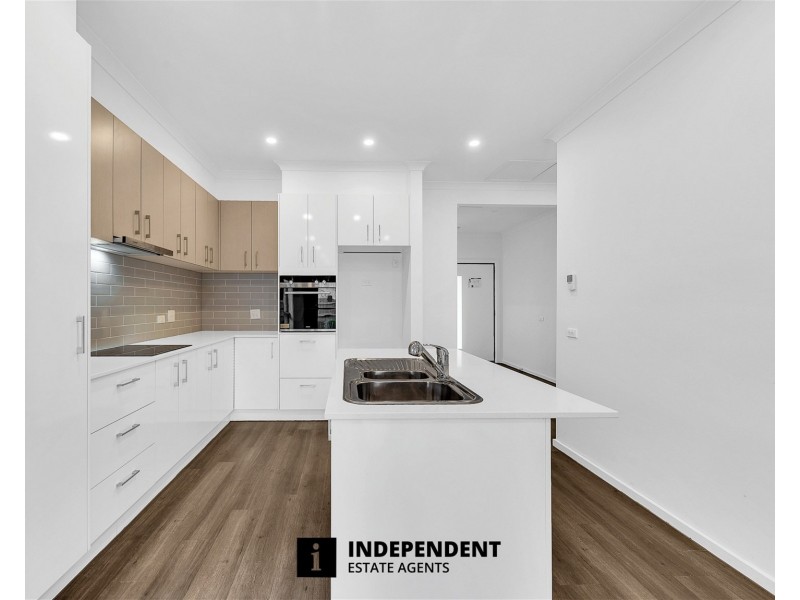 13 Kelpie Street, Cranbourne East VIC 3977