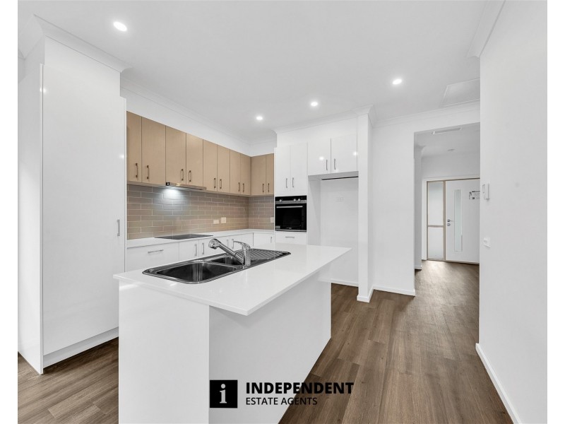 13 Kelpie Street, Cranbourne East VIC 3977