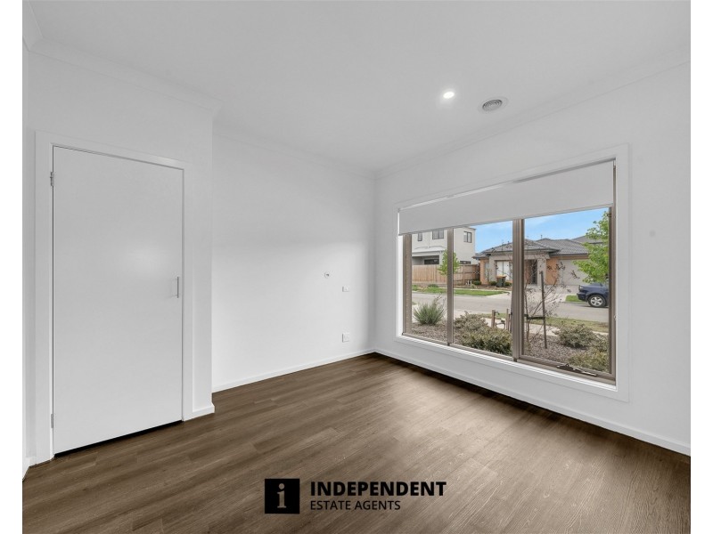 13 Kelpie Street, Cranbourne East VIC 3977