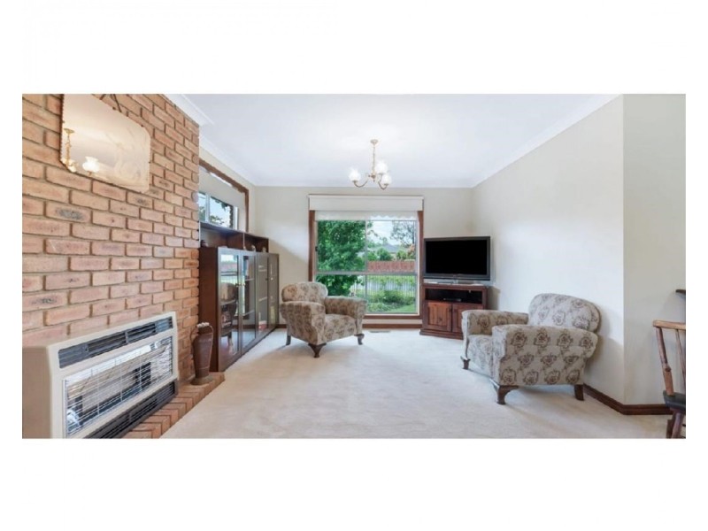 1 Sandra St, Melton VIC 3337