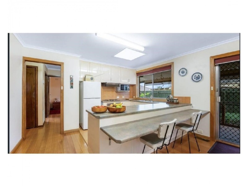 1 Sandra St, Melton VIC 3337