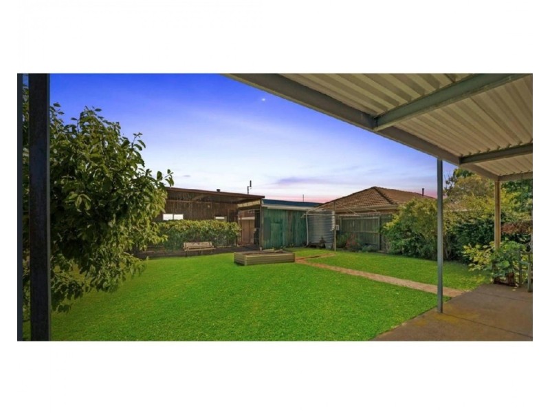 1 Sandra St, Melton VIC 3337