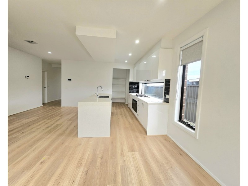 26 CONONDALE AVENUE, Truganina VIC 3029