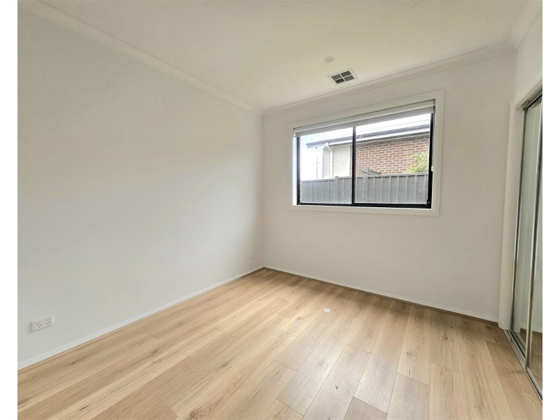 26 CONONDALE AVENUE, Truganina VIC 3029